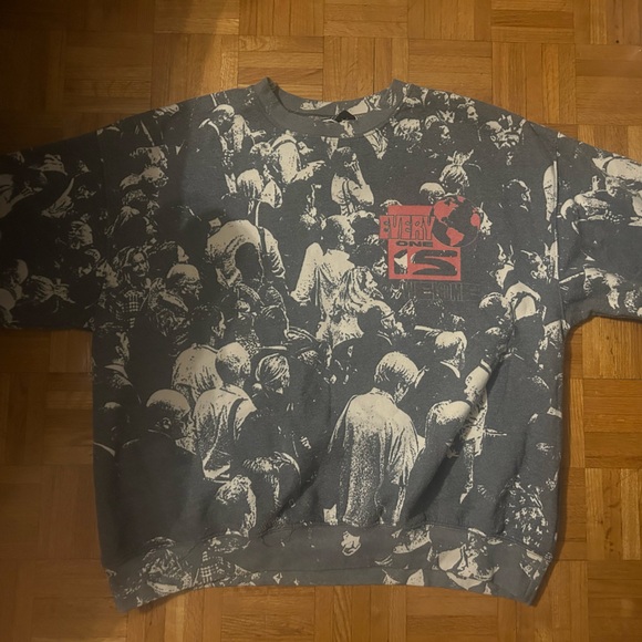 graphic hoodie - Picture 2 of 5